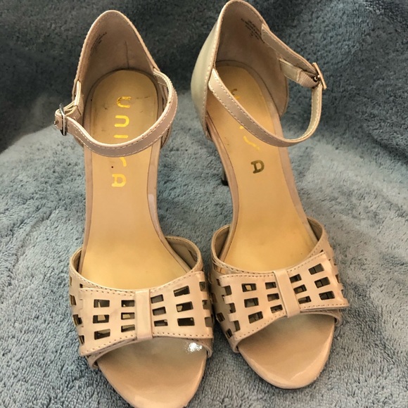 Nude bow heels - Picture 2 of 4